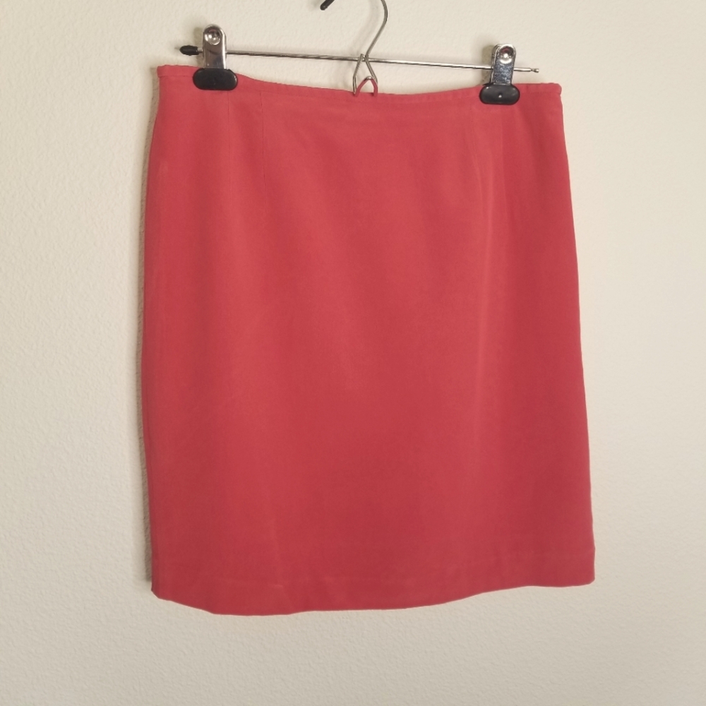 Travis Ayers 100% Silk Skirt Red Pencil Lined Darts Back Zip Kick Pleat